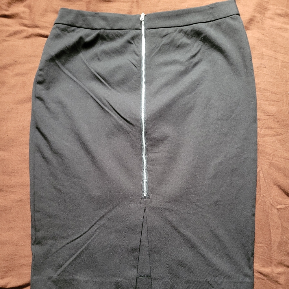 Size 11 - Reitmans black pencil skirt with silver zipper at the back